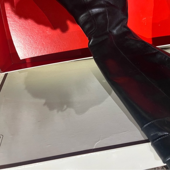 Coach black boots with zippered side and decorative buckle - Picture 3 of 3